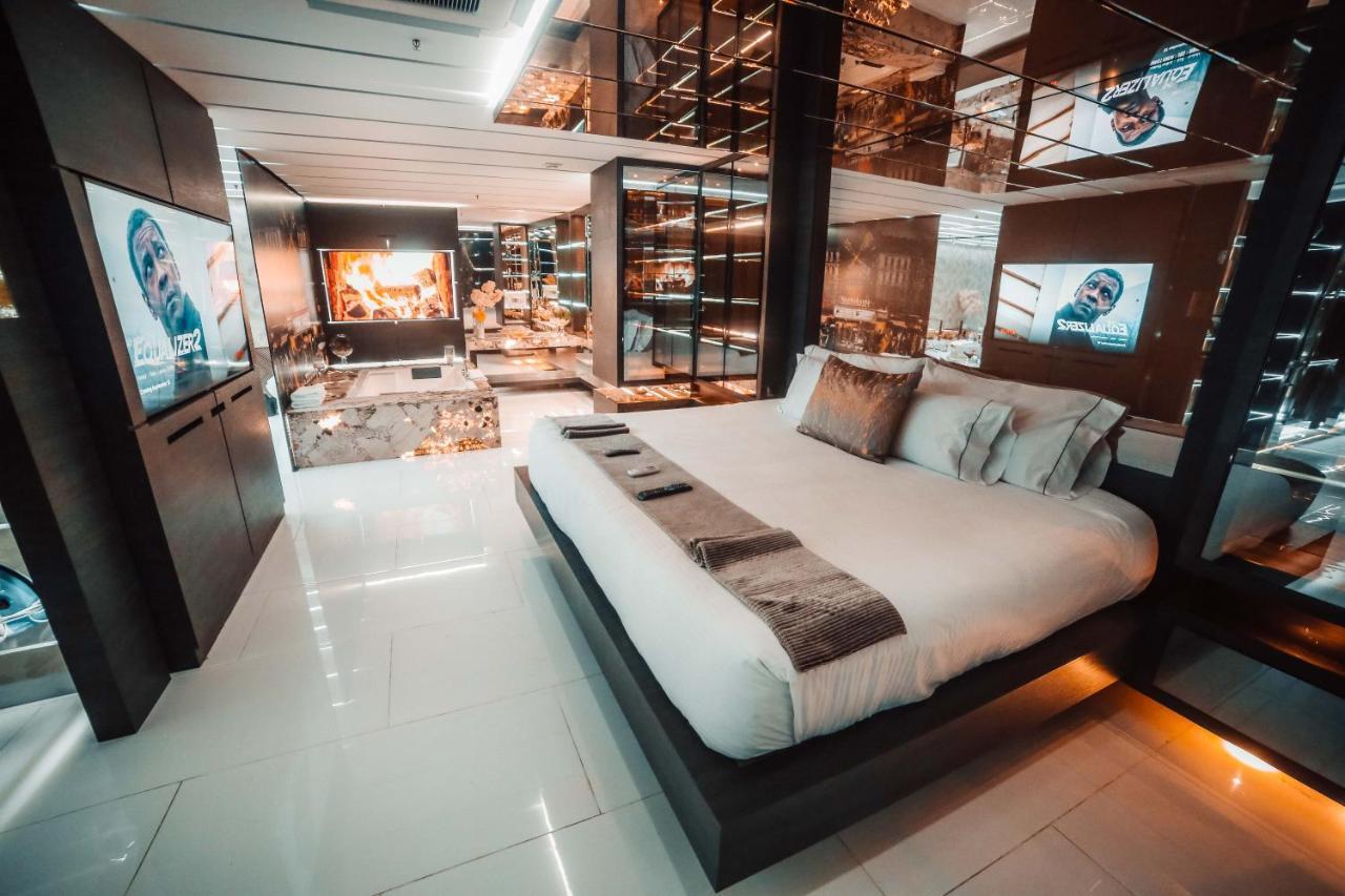 1Million Luxury Suites Medellin Ngoại thất bức ảnh