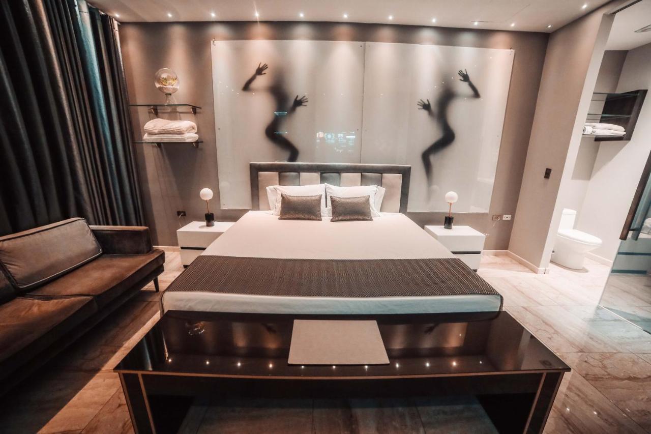 1Million Luxury Suites Medellin Ngoại thất bức ảnh