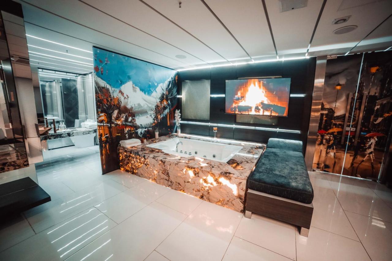 1Million Luxury Suites Medellin Ngoại thất bức ảnh