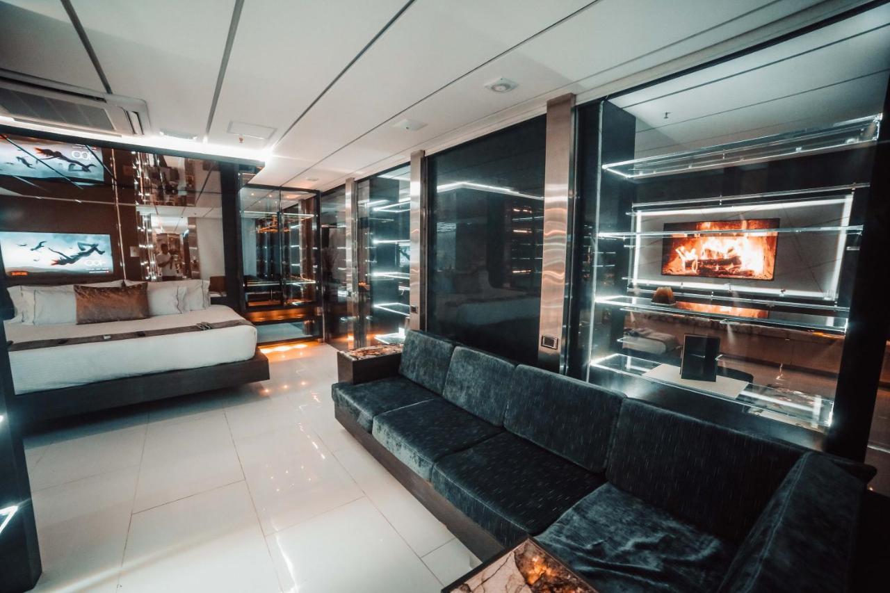 1Million Luxury Suites Medellin Ngoại thất bức ảnh