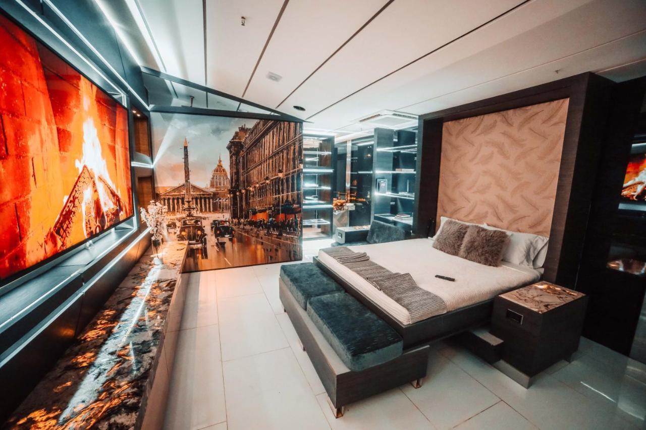 1Million Luxury Suites Medellin Ngoại thất bức ảnh