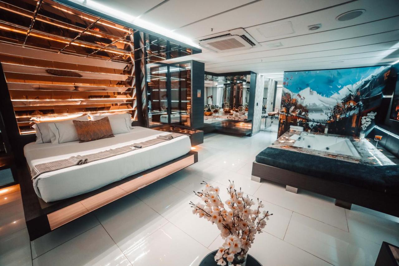 1Million Luxury Suites Medellin Ngoại thất bức ảnh