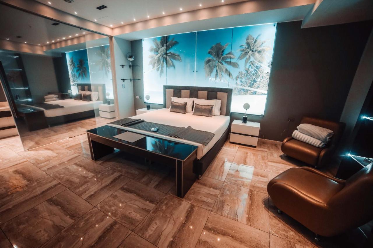 1Million Luxury Suites Medellin Ngoại thất bức ảnh