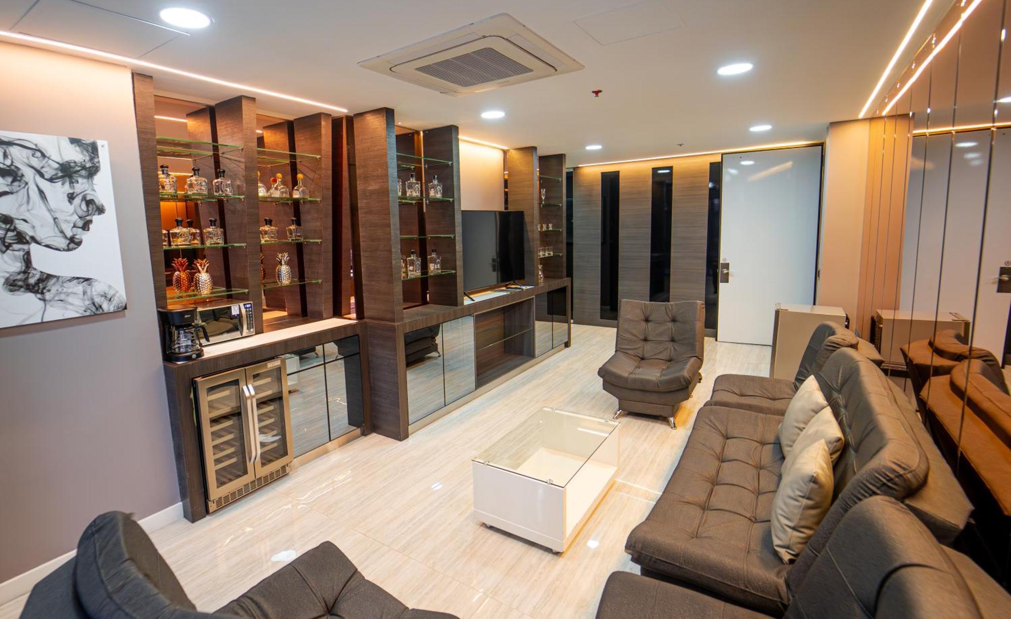 1Million Luxury Suites Medellin Ngoại thất bức ảnh
