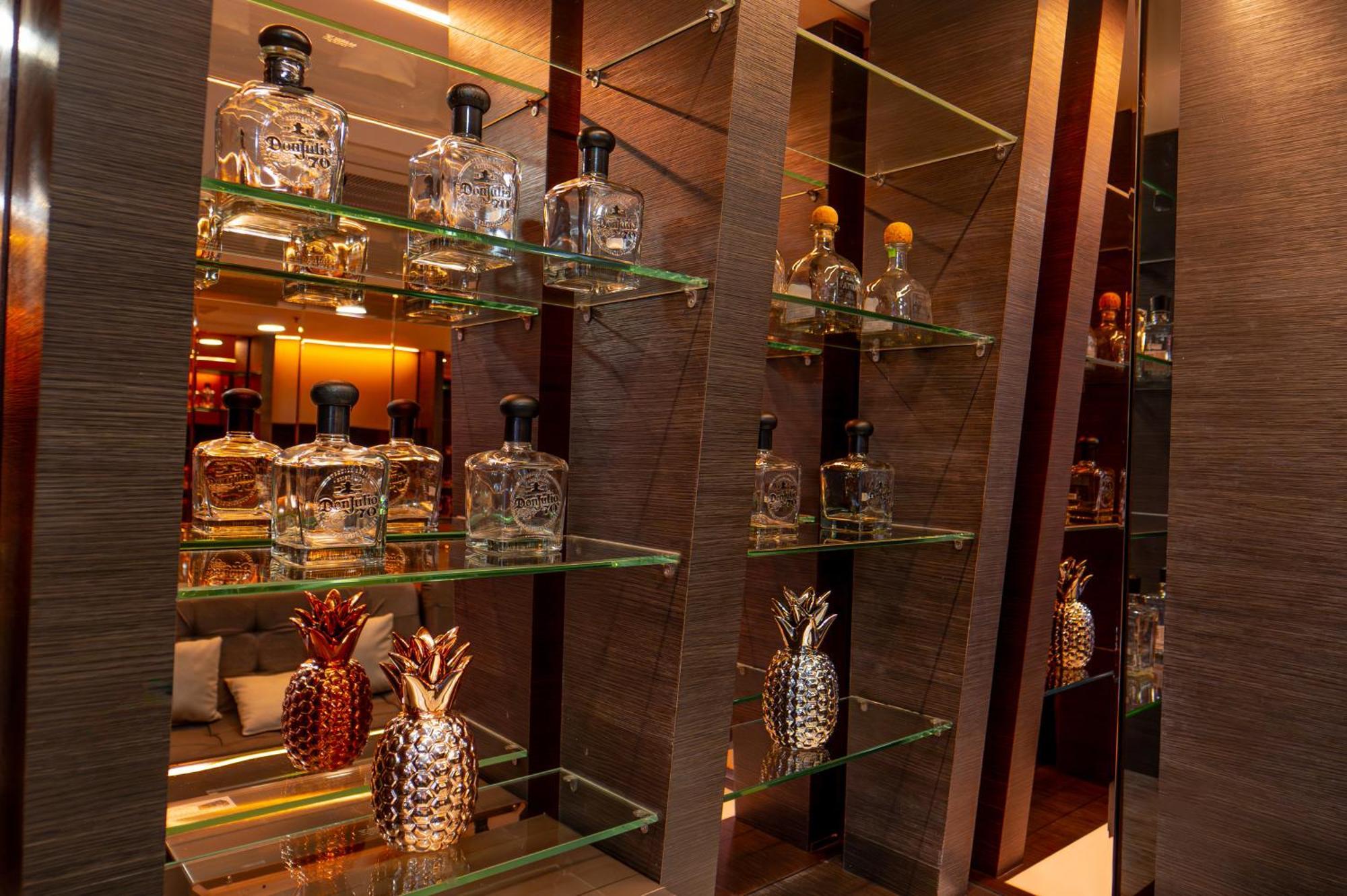 1Million Luxury Suites Medellin Ngoại thất bức ảnh